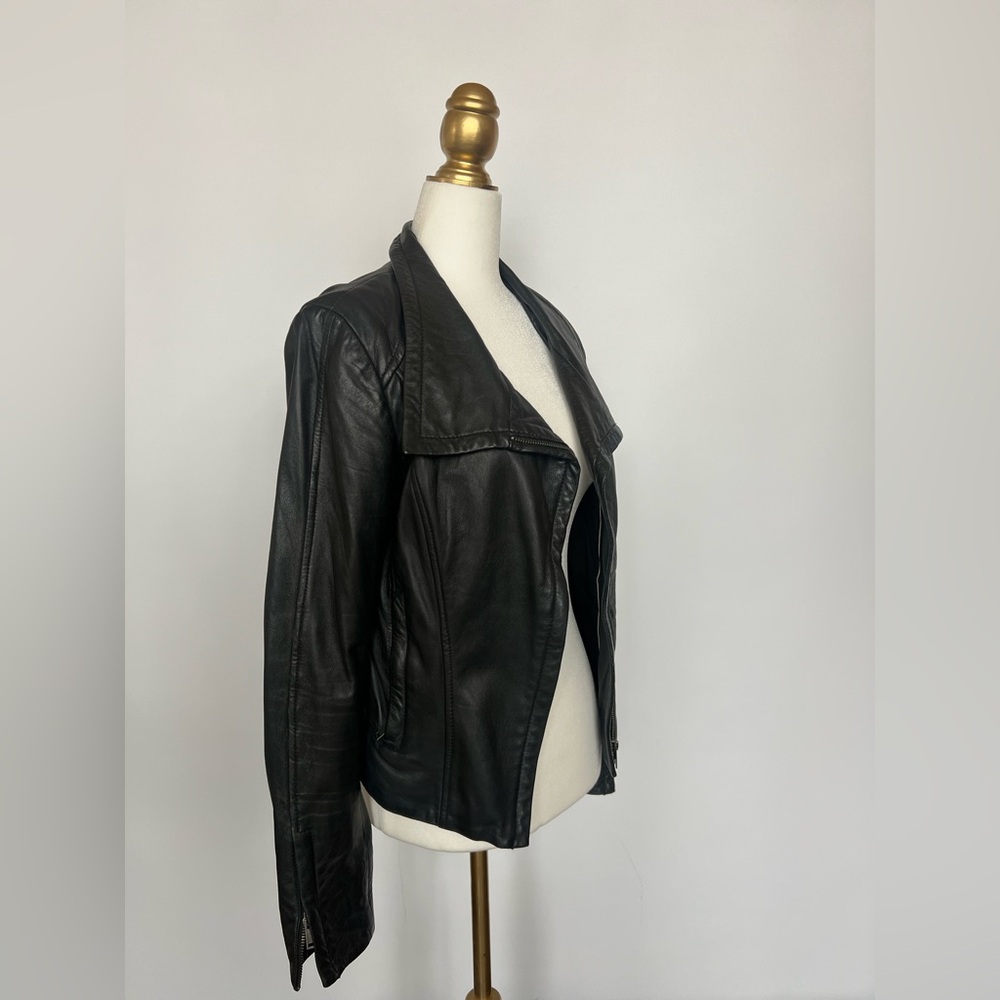Danier Women's Black Leather Light Motorcycle Jacket